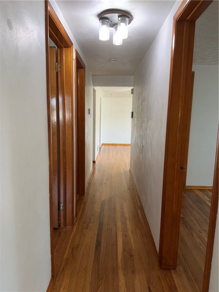 143 Arrow, Elizabeth, PA 15037