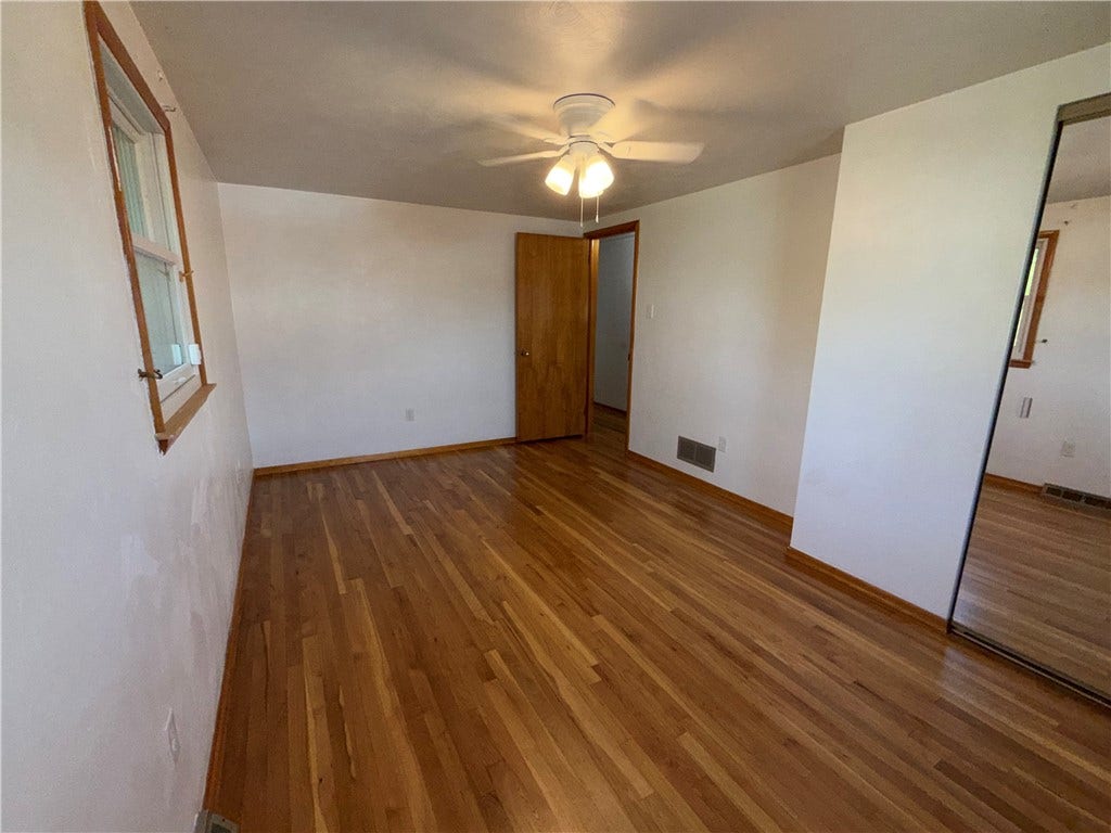 143 Arrow, Elizabeth, PA 15037