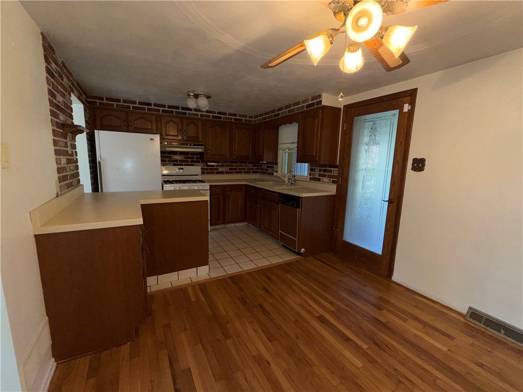143 Arrow, Elizabeth, PA 15037
