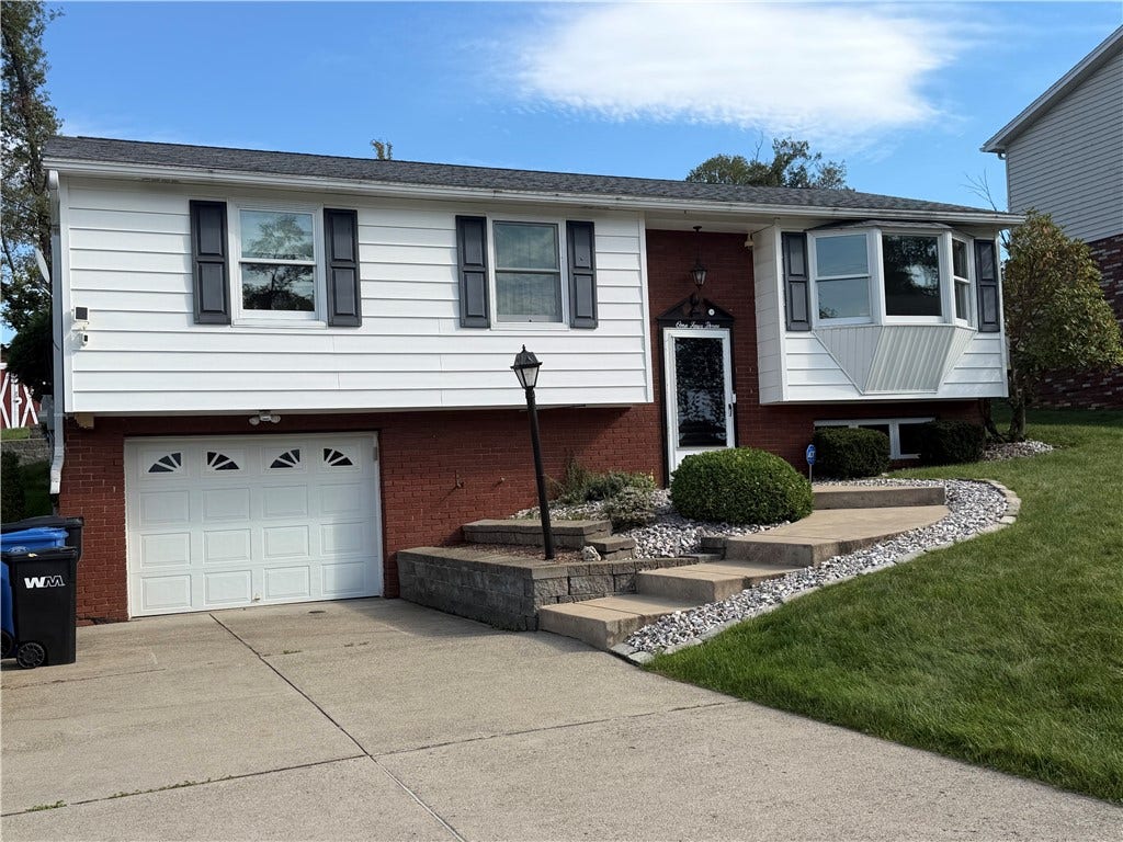 143 Arrow, Elizabeth, PA 15037