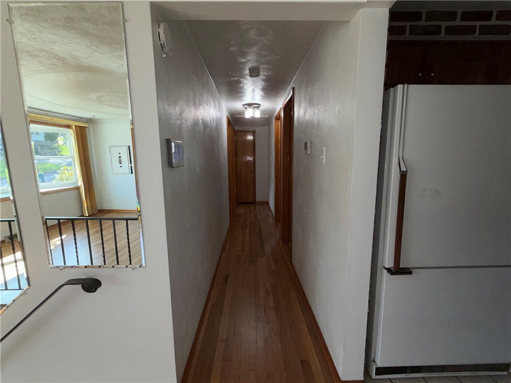 143 Arrow, Elizabeth, PA 15037