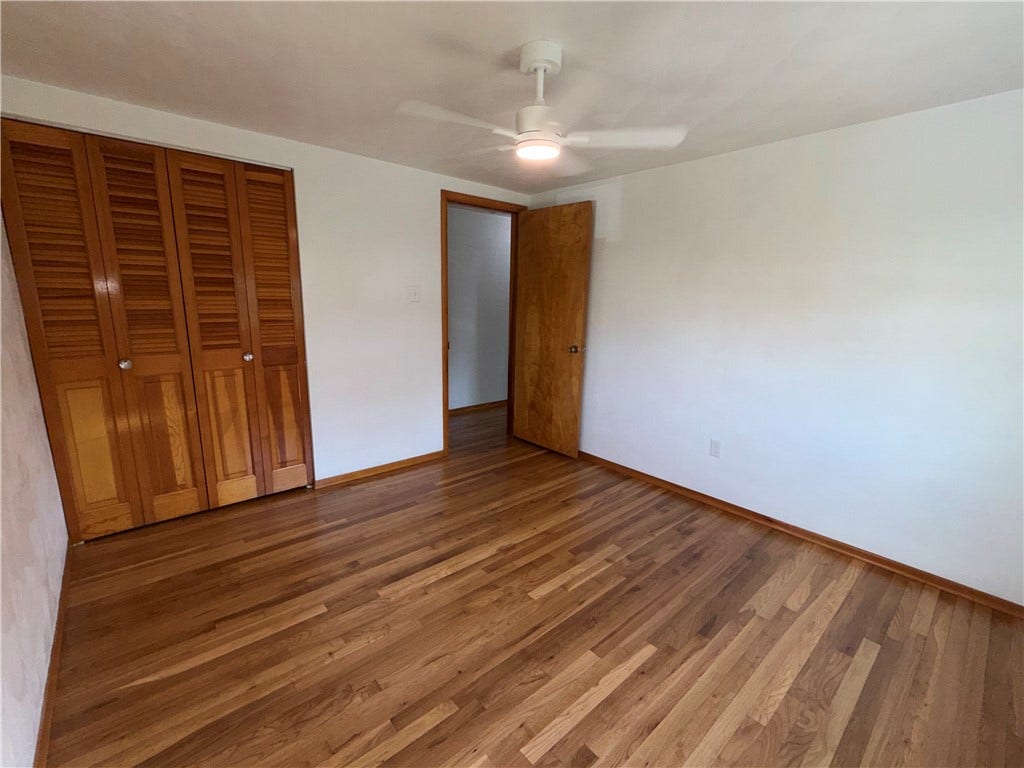 143 Arrow, Elizabeth, PA 15037