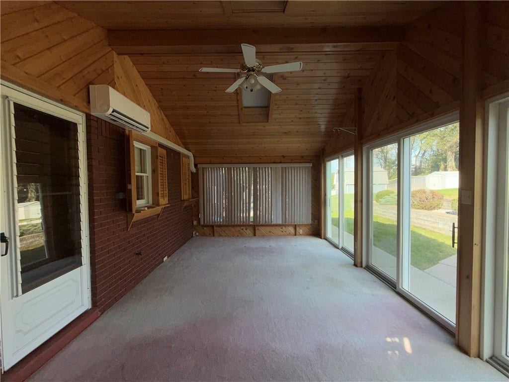 143 Arrow, Elizabeth, PA 15037