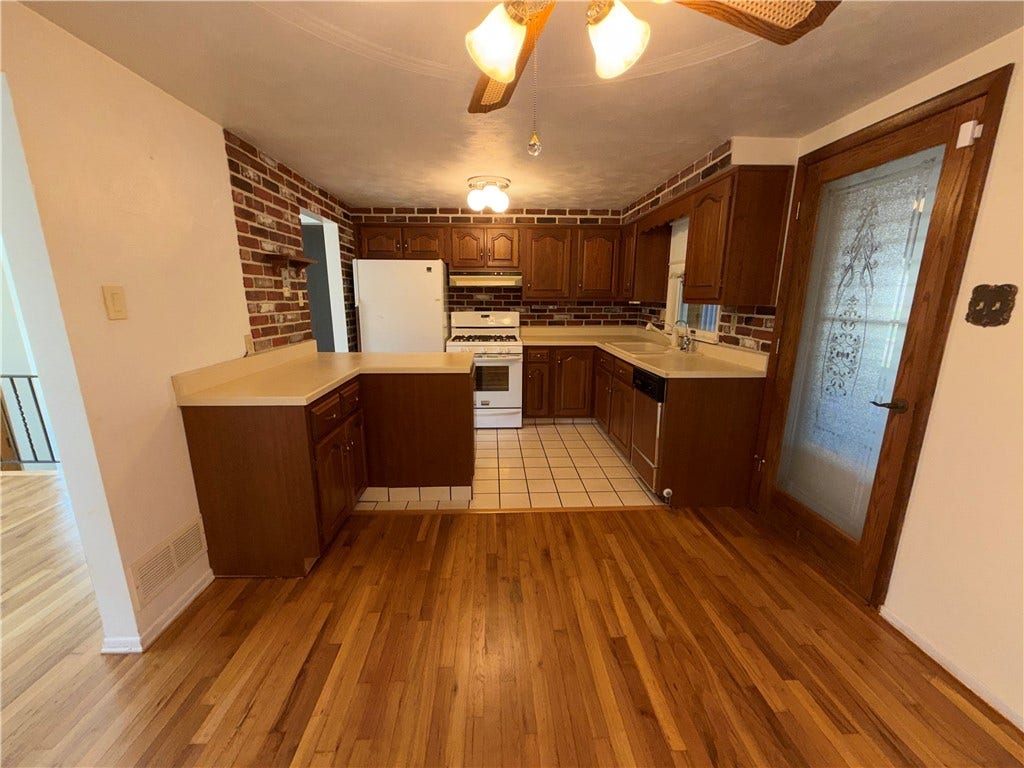143 Arrow, Elizabeth, PA 15037