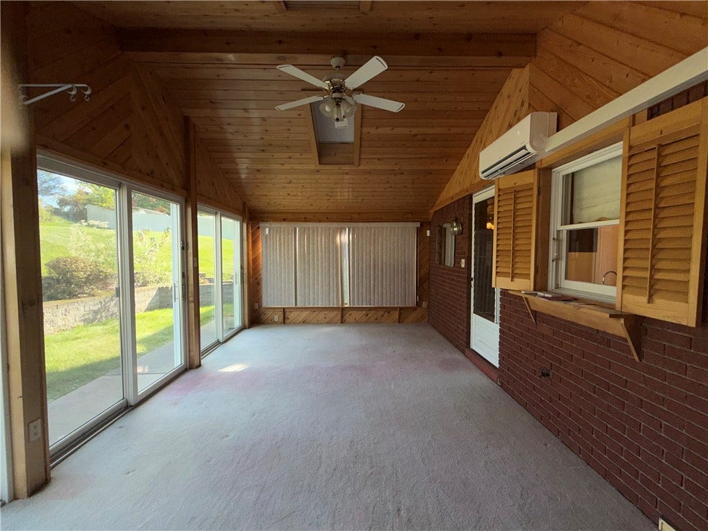 143 Arrow, Elizabeth, PA 15037