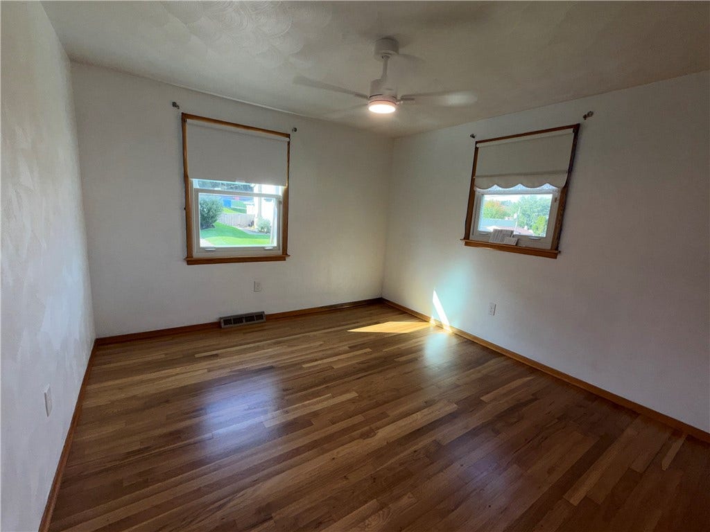 143 Arrow, Elizabeth, PA 15037