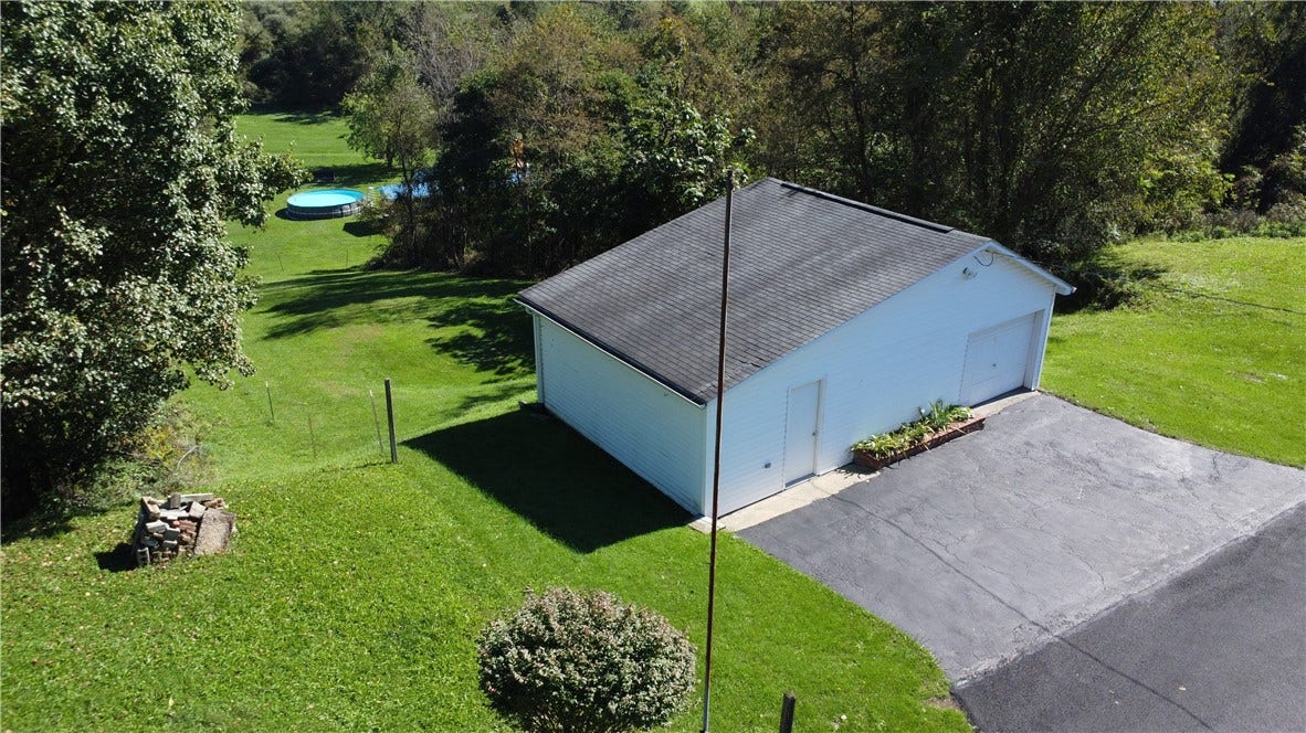 13 Dearth Ln, Uniontown, PA 15401