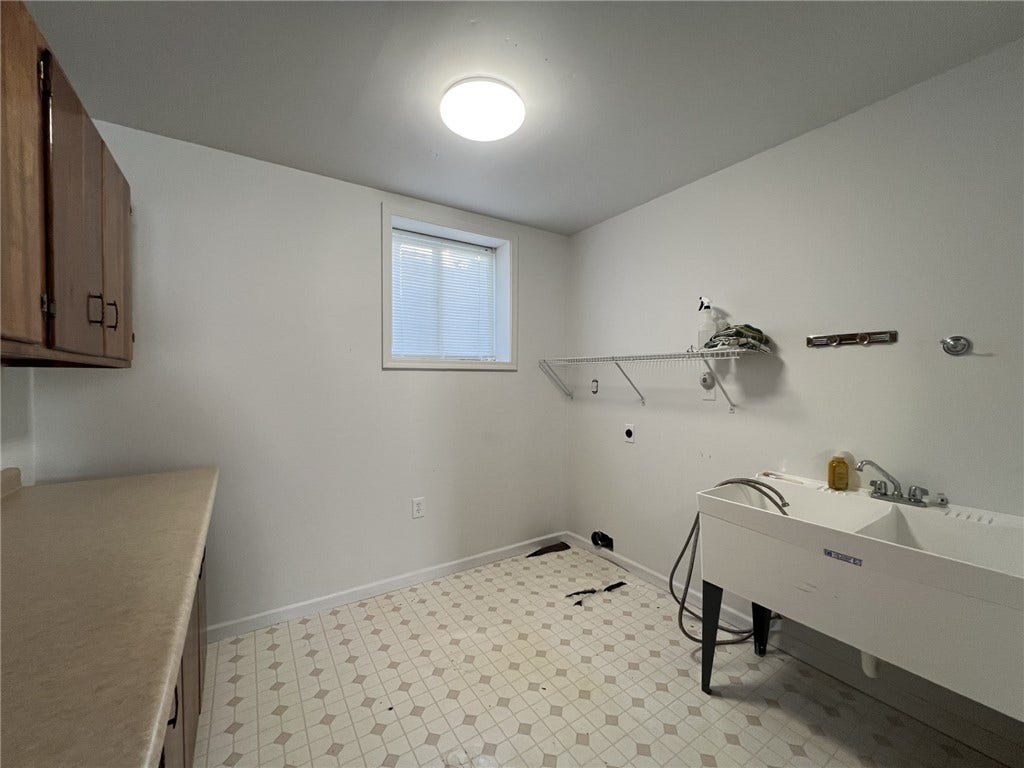 13 Dearth Ln, Uniontown, PA 15401