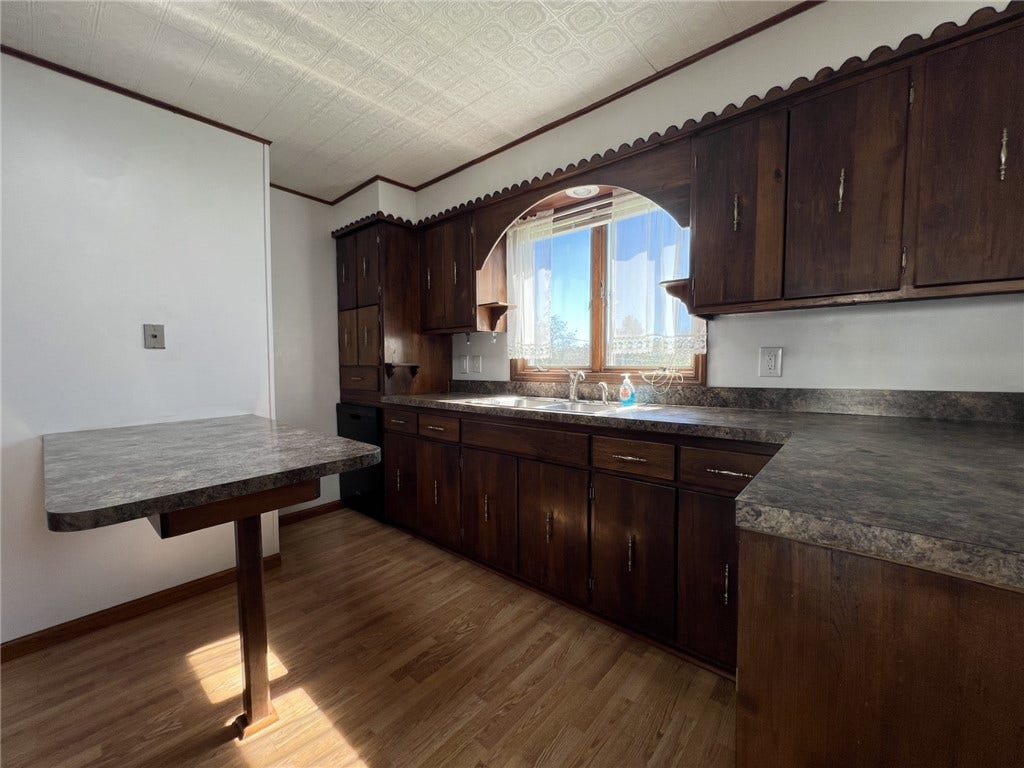 13 Dearth Ln, Uniontown, PA 15401