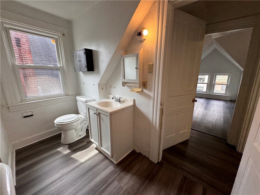 511 Mifflin Ave, Pittsburgh, PA 15221 Bathroom - Unit 3