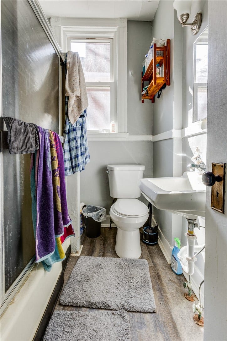 511 Mifflin Ave, Pittsburgh, PA 15221 Bathroom - Unit 2