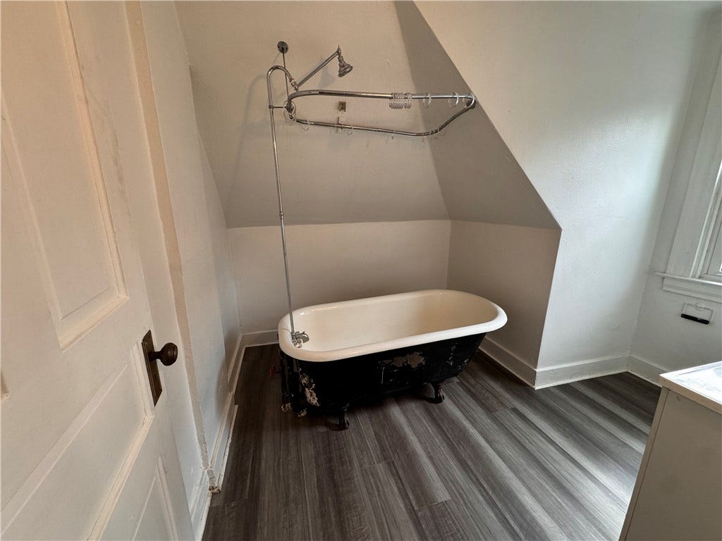 511 Mifflin Ave, Pittsburgh, PA 15221 Bathroom - Unit 3