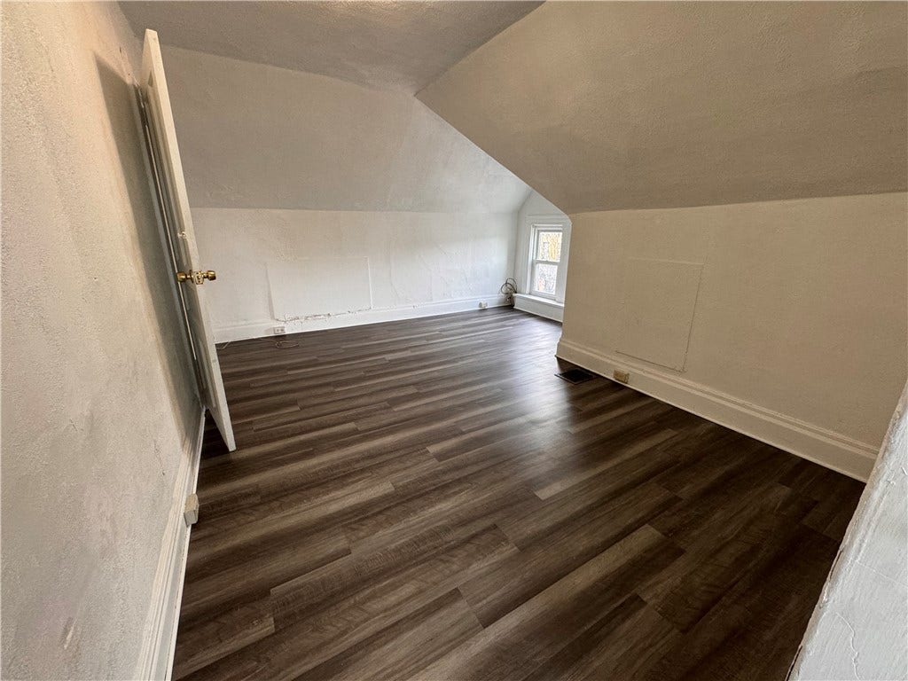 511 Mifflin Ave, Pittsburgh, PA 15221 Room - Unit 3