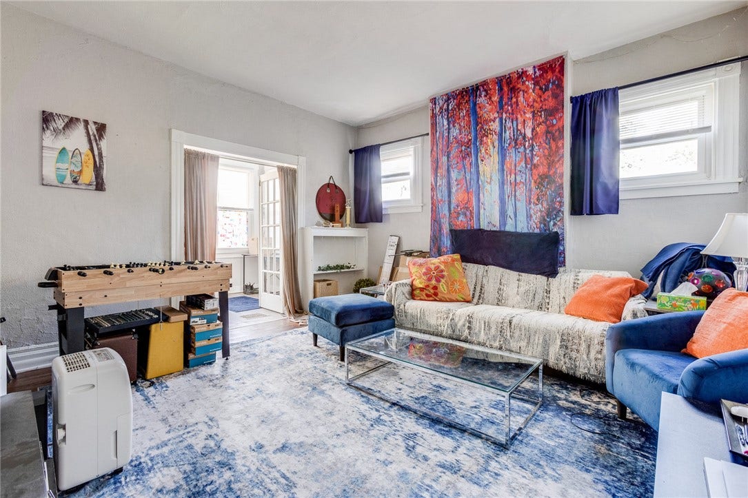 511 Mifflin Ave, Pittsburgh, PA 15221 Living Room - Unit 1