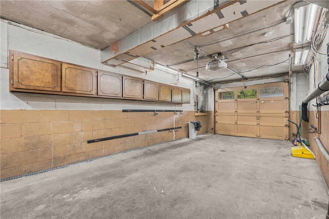 1045 BROUGHTON ROAD, Pittsburgh, PA 15236