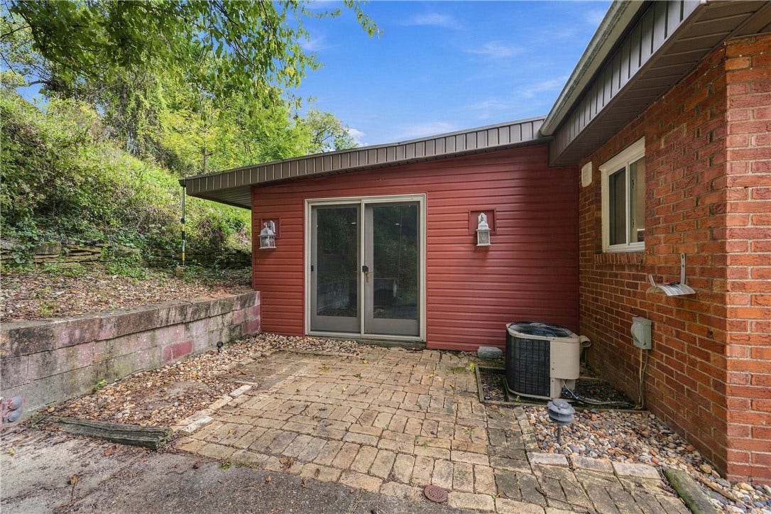1045 BROUGHTON ROAD, Pittsburgh, PA 15236