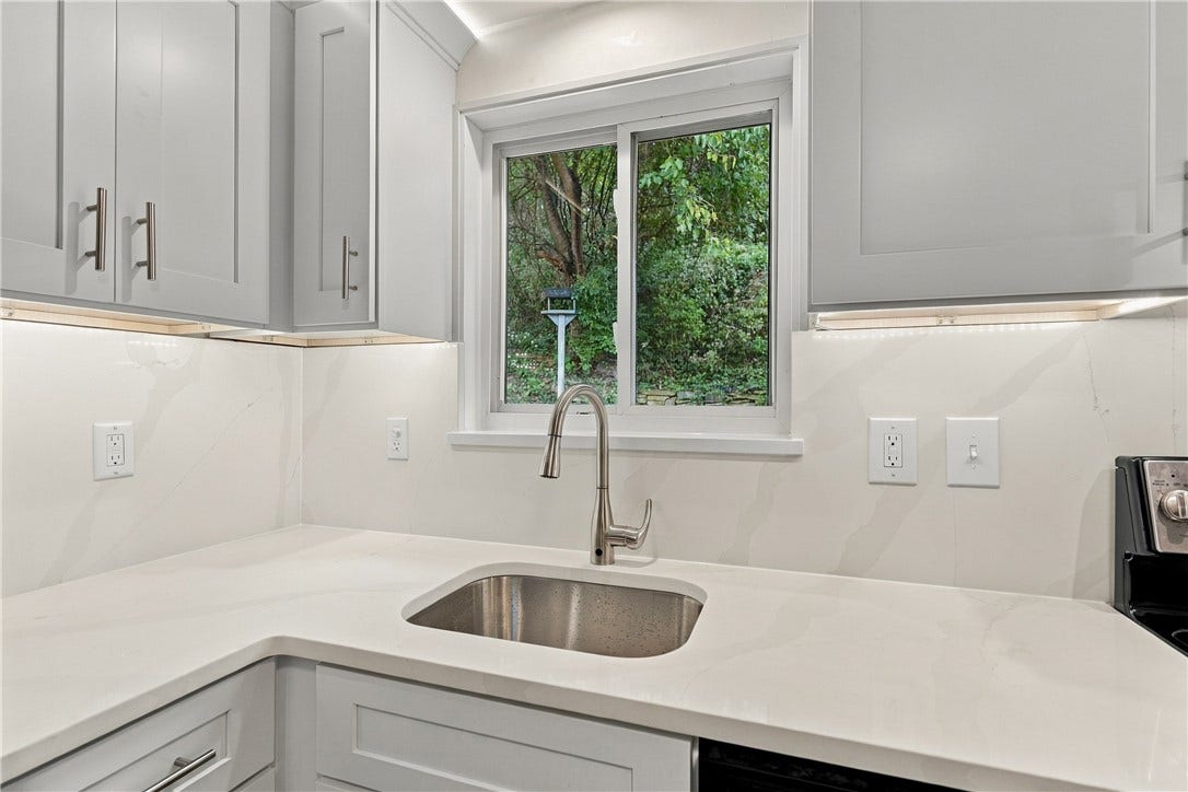 1045 BROUGHTON ROAD, Pittsburgh, PA 15236