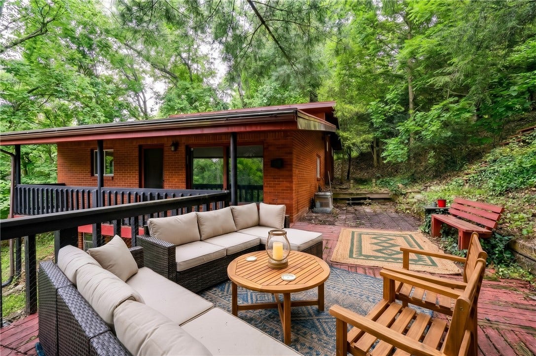 STAGED DECK