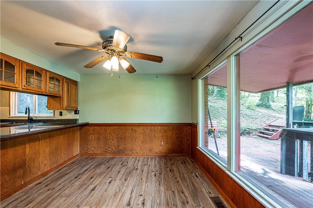 486 WOODLAWN, Jeannette, PA 15644