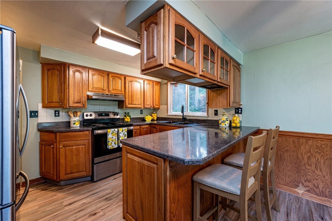 486 WOODLAWN, Jeannette, PA 15644
