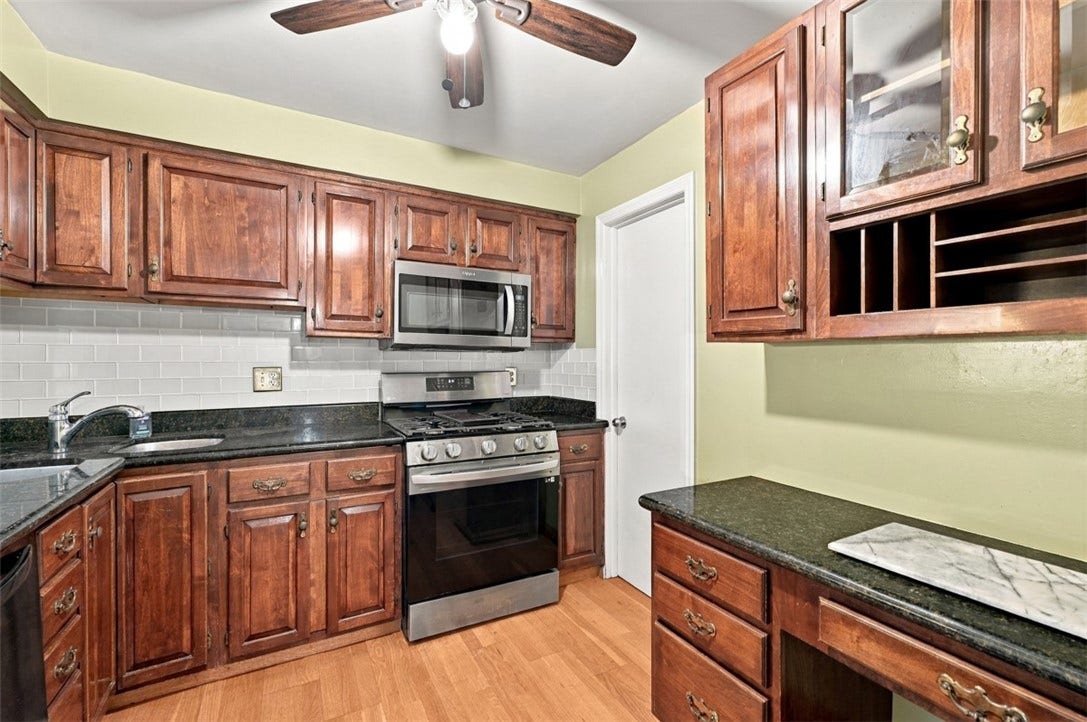 2034 SWALLOW HILL, #208, Pittsburgh, PA 15220