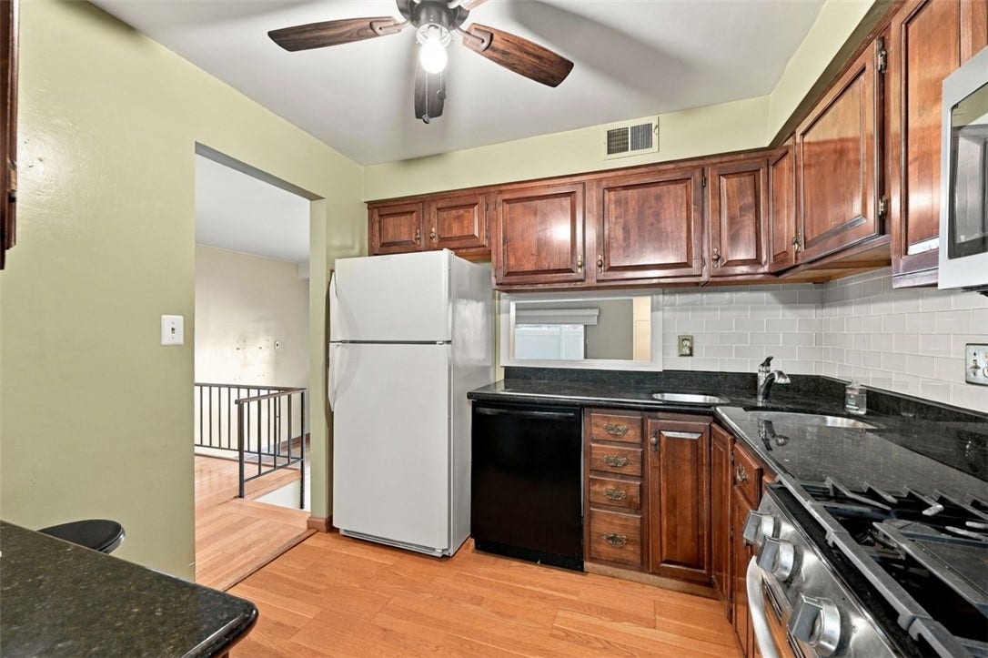 2034 SWALLOW HILL, #208, Pittsburgh, PA 15220