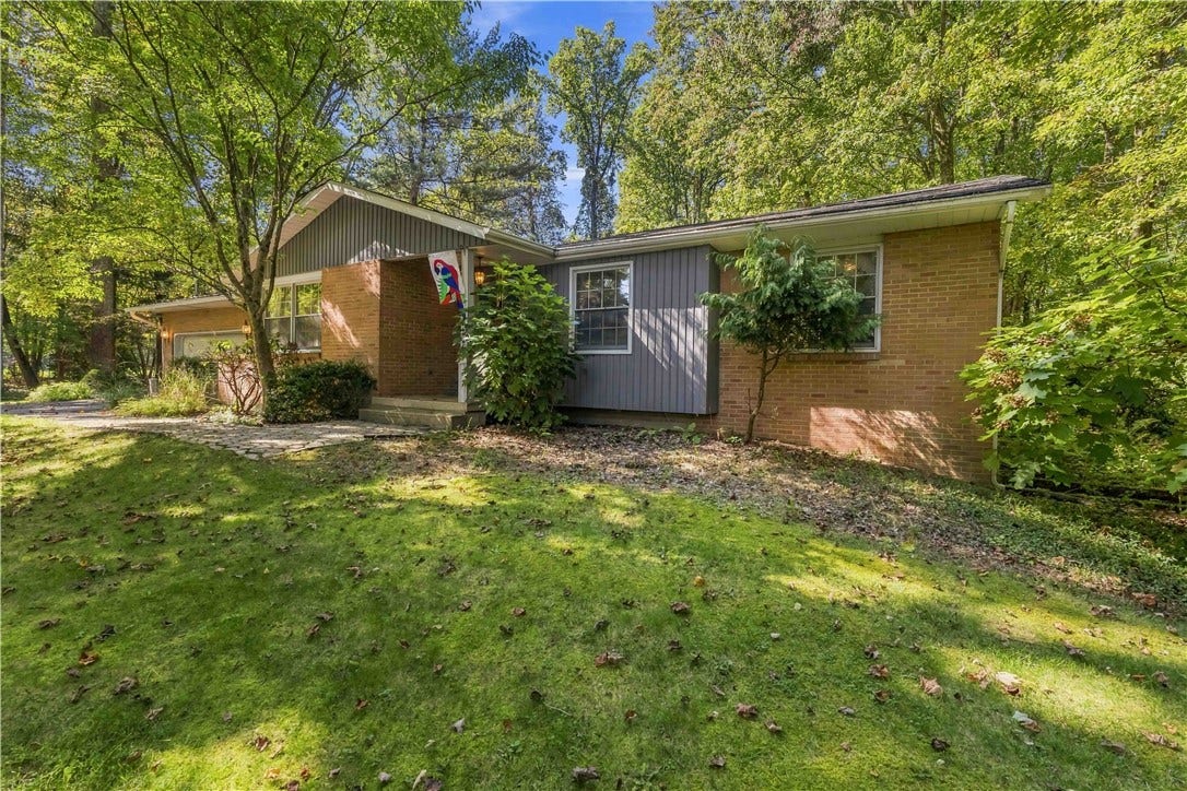 1405 Rolling Acres Road, Latrobe, PA 15650
