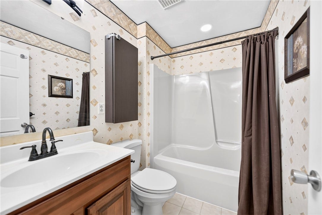 143 Janyce Dr, Greensburg, PA 15601