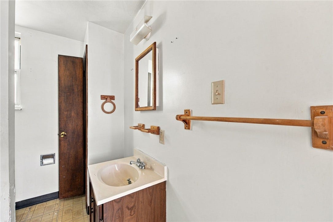 2501 Lincoln Ave, Clairton, PA 15025 Bathroom in Unit 2502, an example of the interior layout for the 2-bedroom, 1-bathroom units.