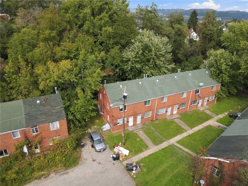 2501 Lincoln Ave, Clairton, PA 15025 Front ariel view showing some of the street parking.