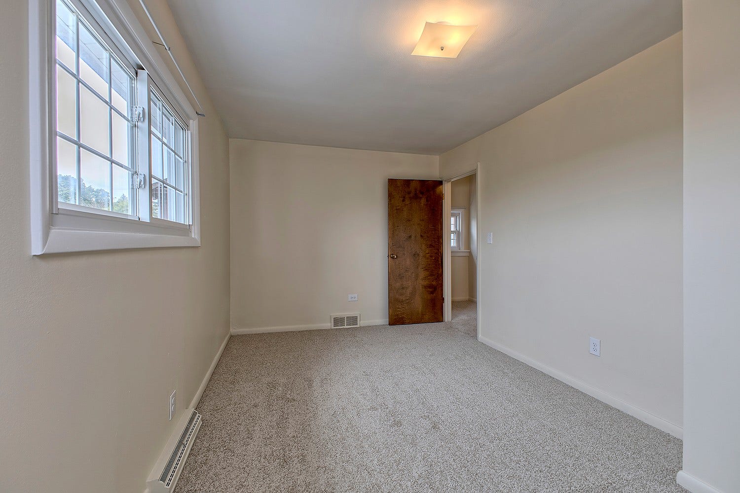 301 Silvis Street, Jeannette, PA 15644