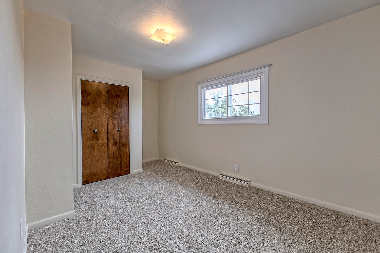 301 Silvis Street, Jeannette, PA 15644