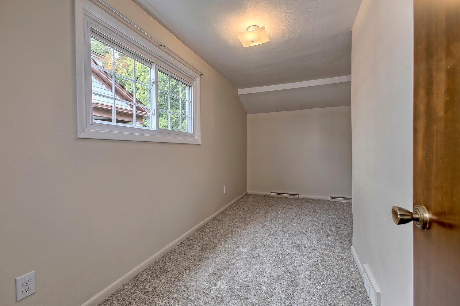 301 Silvis Street, Jeannette, PA 15644