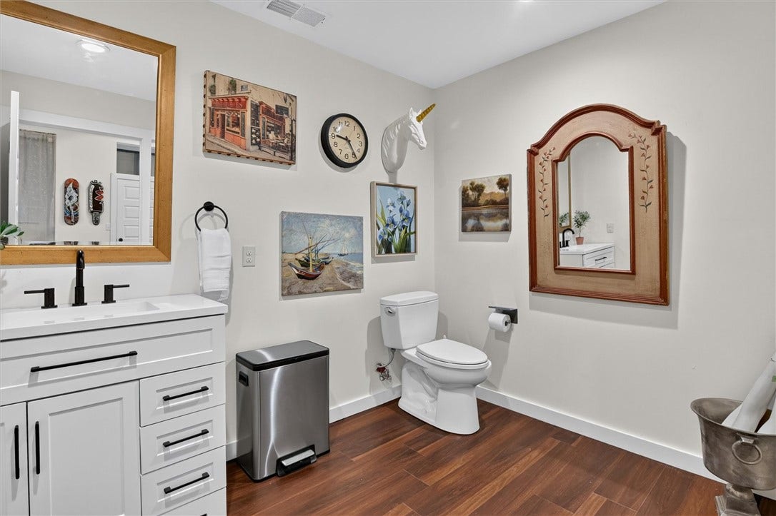 420 Market St, Freeport, PA 16229 420 Market St, Freeport, PA 16229