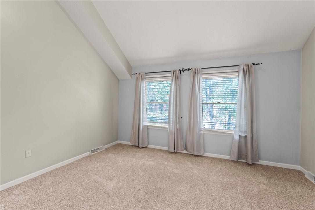 1728 Merriman Court, Pittsburgh, PA 15203 Primary Bedroom 1728 Merriman Crt