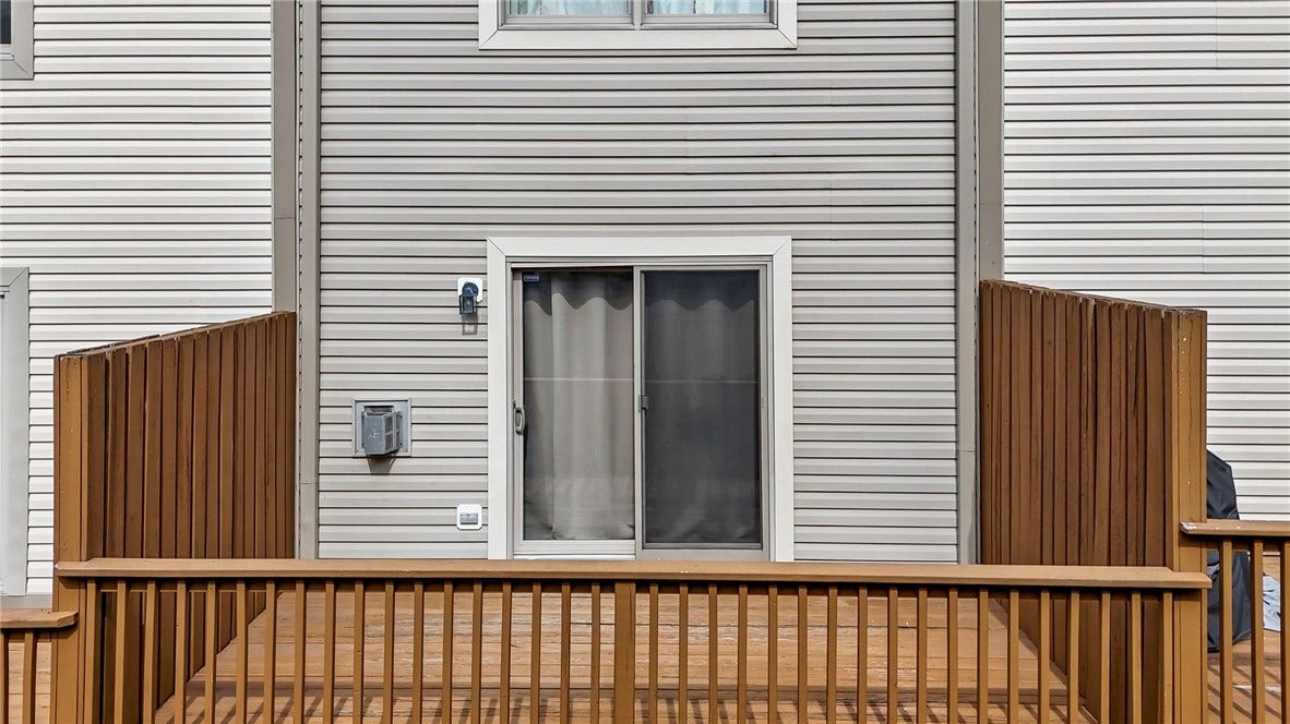 1728 Merriman Court, Pittsburgh, PA 15203 Rear Deck 1728 Merriman Crt
