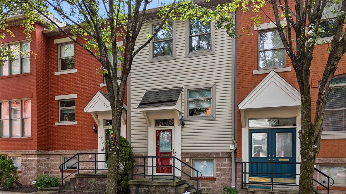 1728 Merriman Court, Pittsburgh, PA 15203 Welcome to 1728 Merriman Crt!