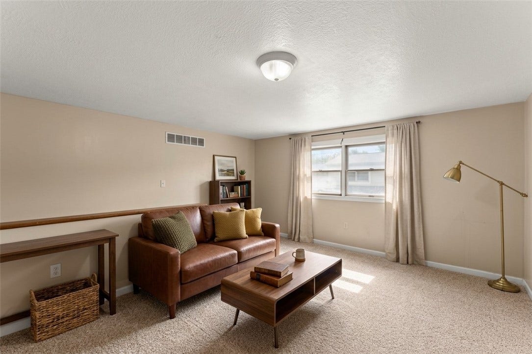 1728 Merriman Court, Pittsburgh, PA 15203 Staged Den 1728 Merriman Crt