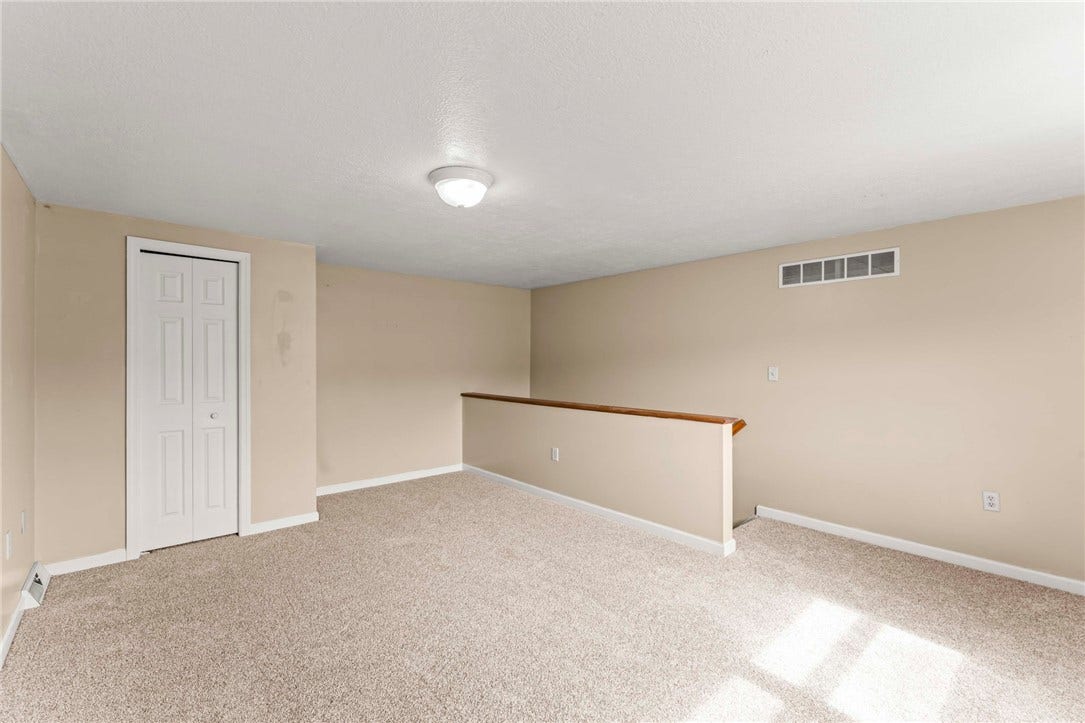 1728 Merriman Court, Pittsburgh, PA 15203 Den 1728 Merriman Crt