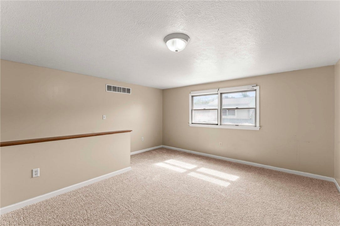 1728 Merriman Court, Pittsburgh, PA 15203 Den 1728 Merriman Crt