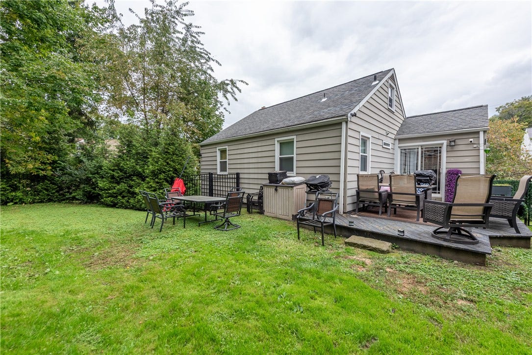 92 Adams Dr, Pittsburgh, PA 15241
