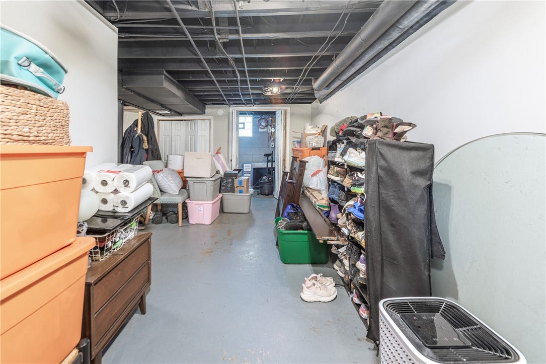 92 Adams Dr, Pittsburgh, PA 15241