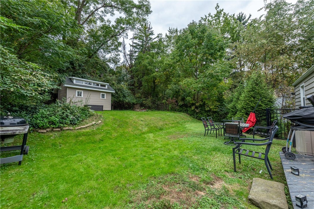 92 Adams Dr, Pittsburgh, PA 15241
