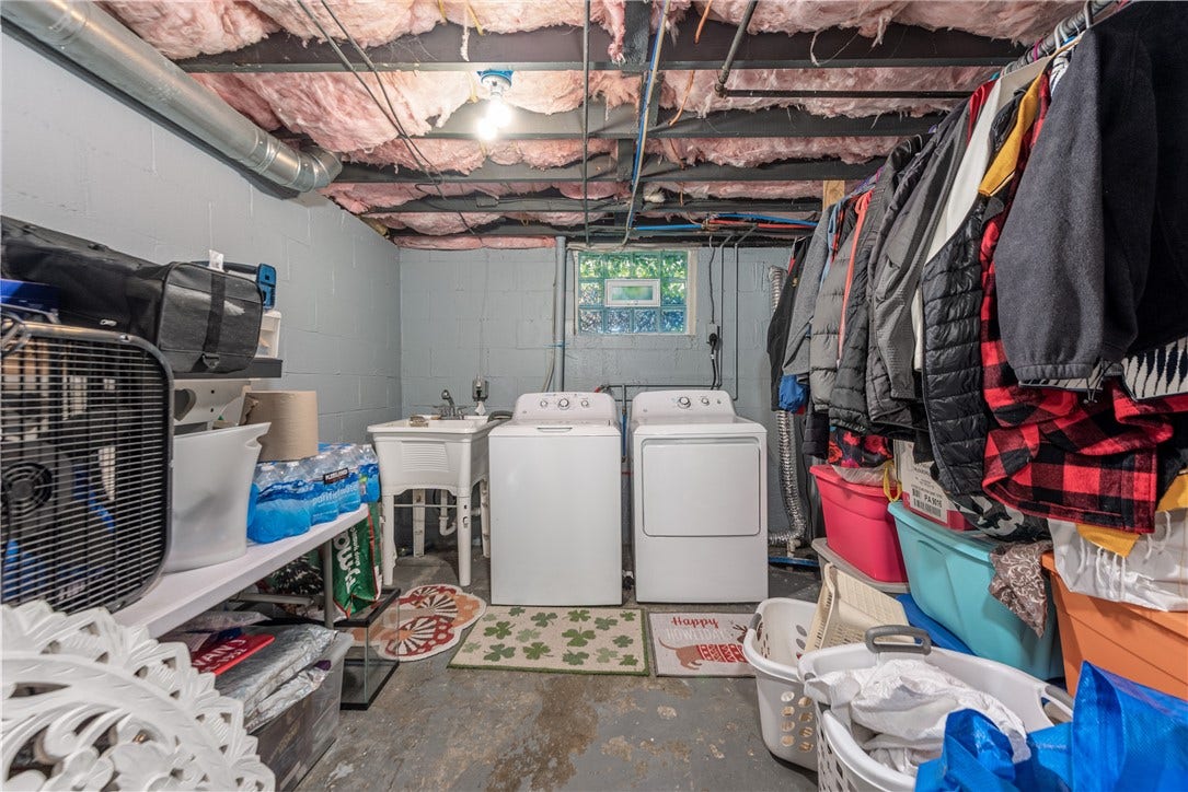 92 Adams Dr, Pittsburgh, PA 15241