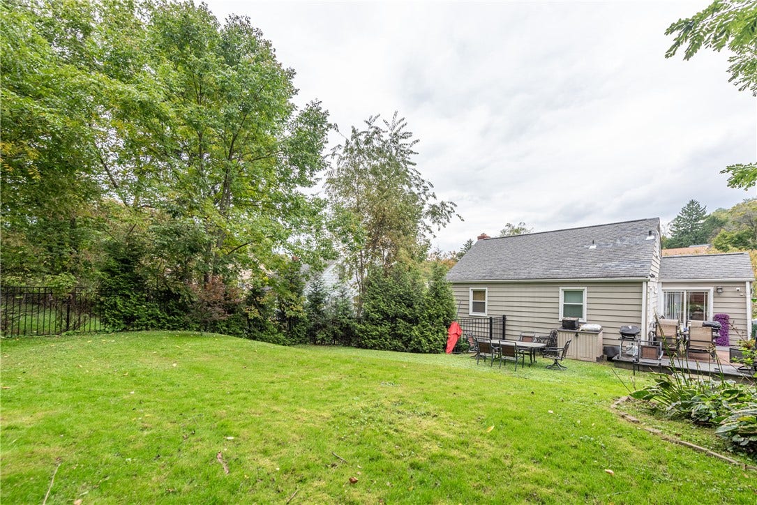 92 Adams Dr, Pittsburgh, PA 15241