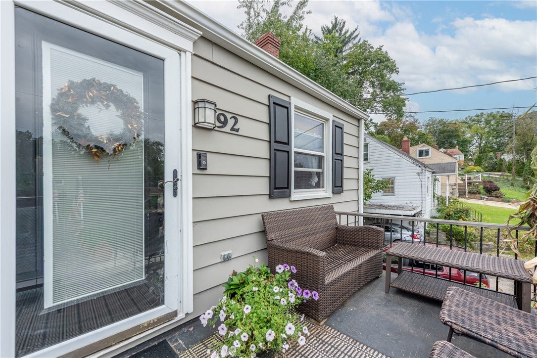 92 Adams Dr, Pittsburgh, PA 15241