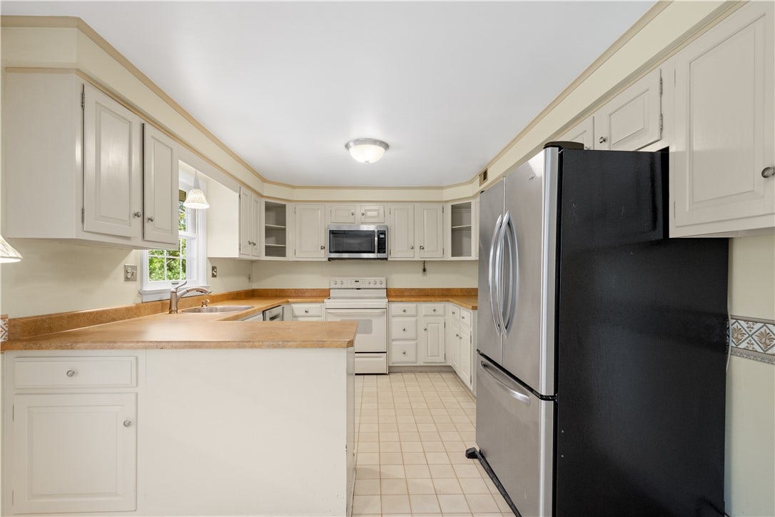 1693 Hathaway, Pittsburgh, PA 15241