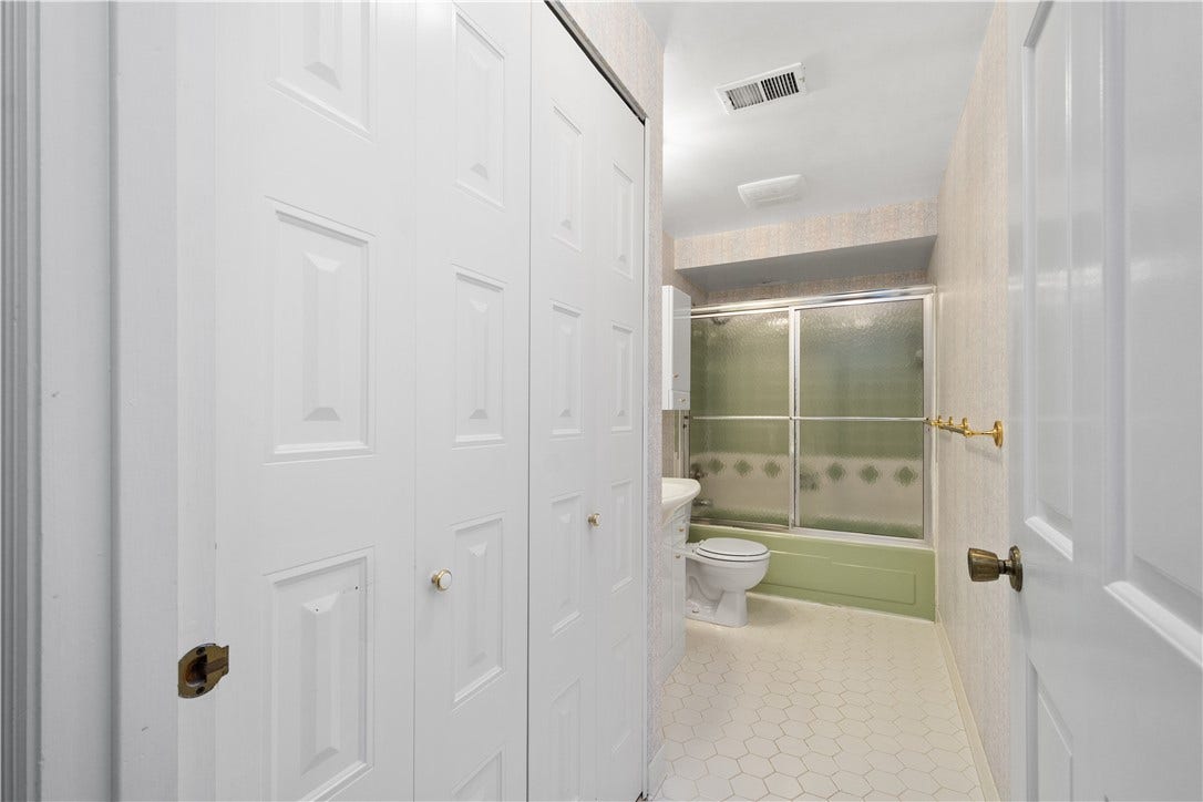1693 Hathaway, Pittsburgh, PA 15241
