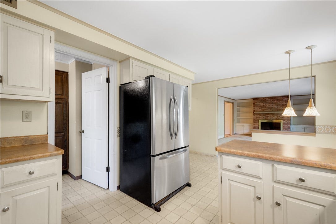 1693 Hathaway, Pittsburgh, PA 15241