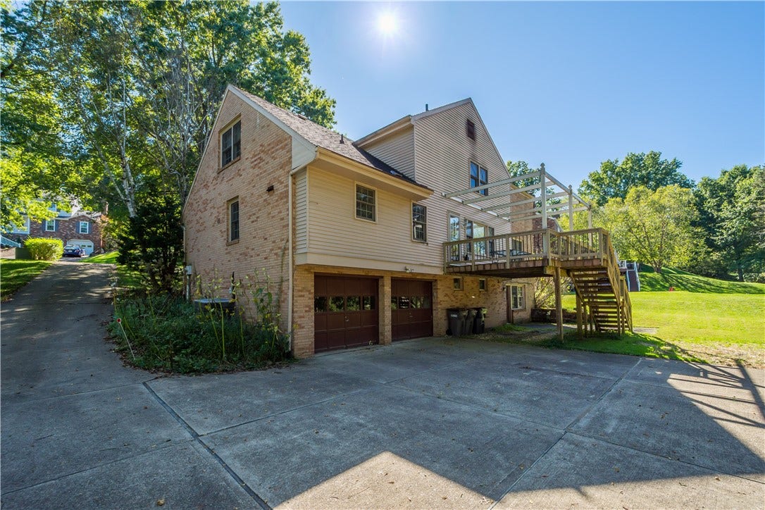 1693 Hathaway, Pittsburgh, PA 15241